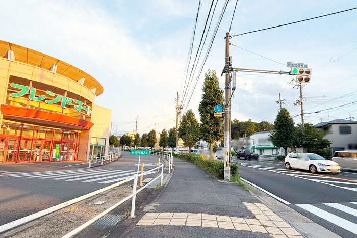 「フレンドマート・Ｇ宇治市役所前店」前の道の画像