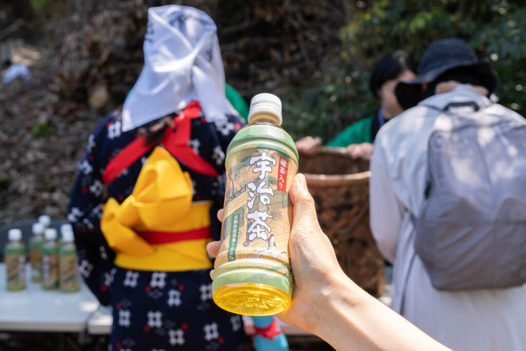 「宇治新茶 八十八夜茶摘みの集い」ゲームでもらったお茶の画像